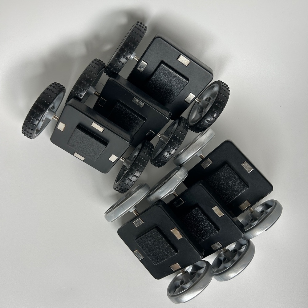 Magformers 6 Piece Wheel Set - Picture 2 of 3